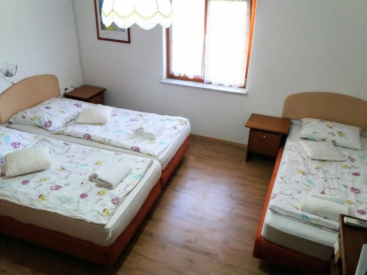 מלון פיראן Apartmaji, Sobe - Obzidje מראה חיצוני תמונה